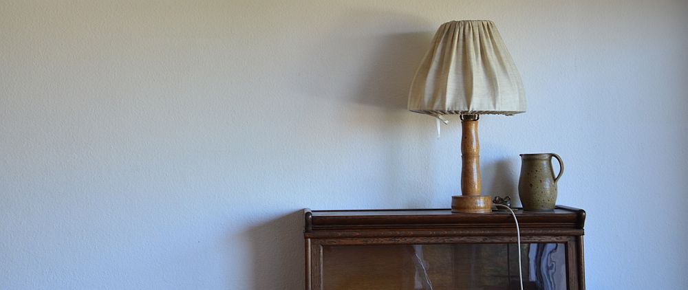 moving-lonely-lamp